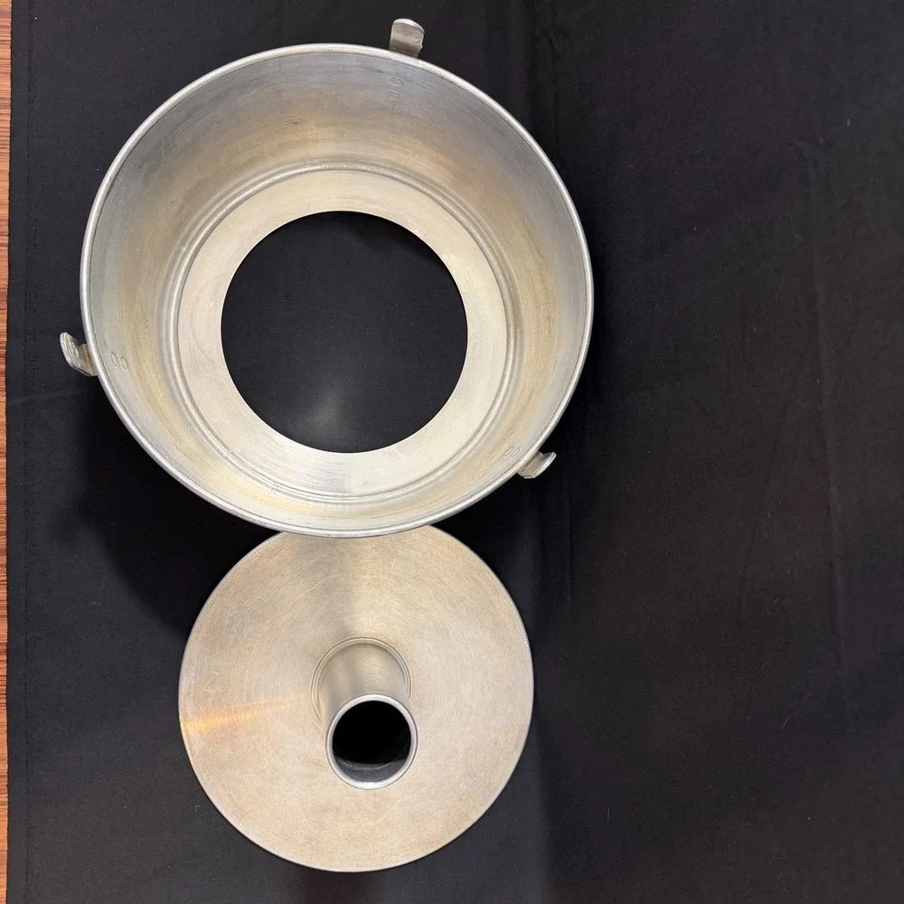 Vintage Worthmore Aluminum Angel Food‎ Cake Pan 2 Piece Tube Pan with Feet USA